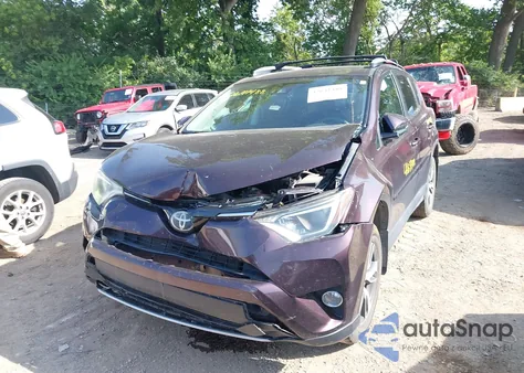 2017 Toyota Rav4 Xle z USA, uszkodzony, nr VIN 2T3RFREV3HW598588
